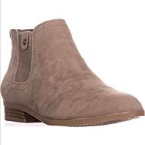 giani bernini cherub wedge memory foam ankle booties
